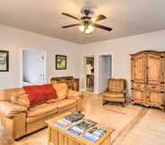 Others 5 Walkable Lake Elkhart Apt: Dine, Shop, Swim!