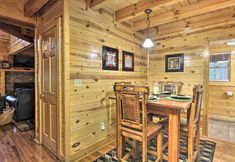 Lainnya 7 Cabin w/ Hot Tub ~ 2 Mi to Island in Pigeon Forge!