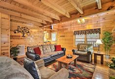 Others 4 Cabin w/ Hot Tub ~ 2 Mi to Island in Pigeon Forge!