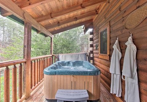 Lainnya Cabin w/ Hot Tub ~ 2 Mi to Island in Pigeon Forge!