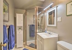 Others 3 Rochester House w/ Fire Pit, Grill & Patio!