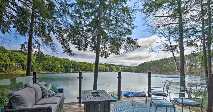 Lainnya Tranquil Lake Cottage Near Golf w/ Views & Hot Tub