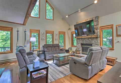 Others Lakefront Home w/ Game Room, Decks, Dock & Kayaks!