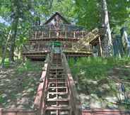 Khác 4 Lakefront Home w/ Game Room, Decks, Dock & Kayaks!