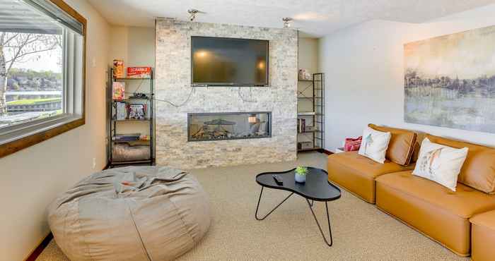 Khác Omaha Area Vacation Rental Home w/ Private Beach