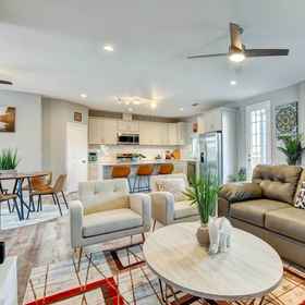 Primary image 1 阿灵顿之家,带院子:距离AT&T体育场2英里!, Six Flags Mall 酒店