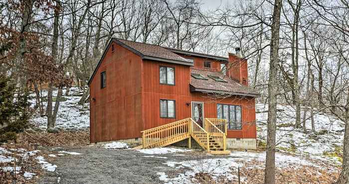 Khác Charming Poconos Abode w/ Gas Grill + Fire Pit!