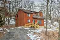 Others Charming Poconos Abode w/ Gas Grill + Fire Pit!