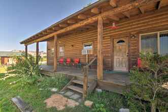 Lain-lain 4 Cozy Henrieville Cabin w/ Porch Near Bryce Canyon!