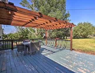 Others 2 Mountainside Lovers Oasis w/ Deck, Walk to Trails!