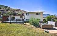 Others 4 Mountainside Lovers Oasis w/ Deck, Walk to Trails!