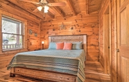 Lainnya 2 Mountain Pool Lodge Sevierville Cabin w/ Hot Tub