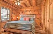 Others 2 Mountain Pool Lodge Sevierville Cabin w/ Hot Tub