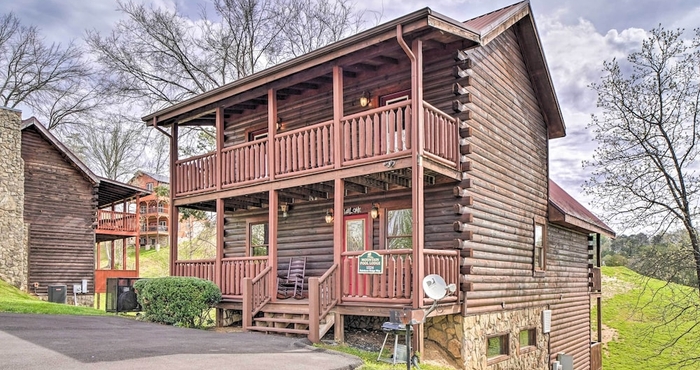 Lainnya Mountain Pool Lodge Sevierville Cabin w/ Hot Tub