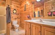 Others 7 Mountain Pool Lodge Sevierville Cabin w/ Hot Tub