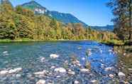 อื่นๆ 2 Riverfront Gold Bar Cabin by Hiking & Stevens Pass