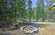 Lainnya 3 Expansive Moyie Riverfront Cabin - Pets Welcome!