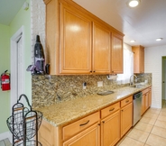 Lainnya 3 Vallejo Vacation Rental - 1 Mi to Six Flags!