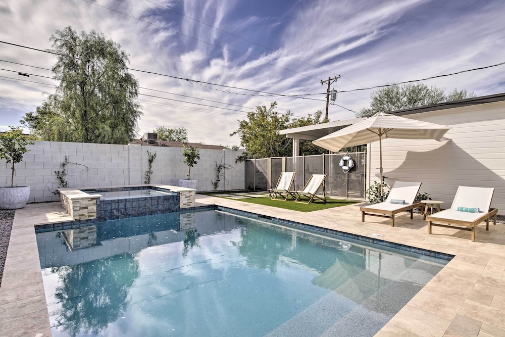 Others Lavish Scottsdale Oasis: Game Room Veranda + Pool!