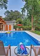 Primary image Kinsale Riverfront Paradise w/ Hot Tub & Pool!