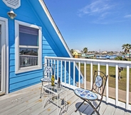 Lain-lain 3 Cozy Surfside Beach House w/ Deck & Gulf Views!