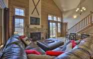 Others 4 Charming Fraser Cabin w/ Hot Tub & Mountain Views!