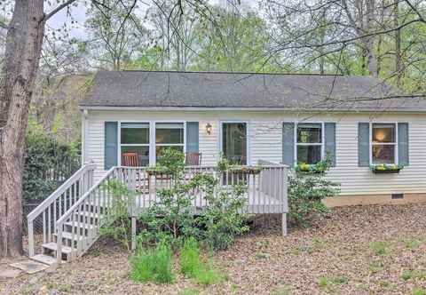 อื่นๆ Oakley Cottage - 4 Mi to Blue Ridge Parkway!