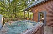 Others 5 Creekside Cabin With Deck, Hot Tub & Fire Pit!