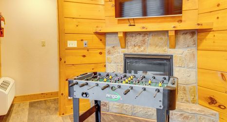 기타 2 3 Mi to Dollywood: Pigeon Forge Resort Studio!