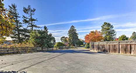 其他 2 'happy Hippie Chicks' Retreat w/ Farm Animals