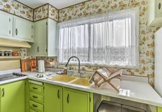 Lain-lain 6 'happy Hippie Chicks' Retreat w/ Farm Animals