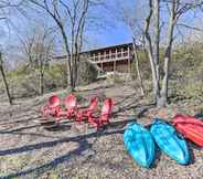 Others 6 Lake Norman Cabin: Private Dock & Hot Tub!