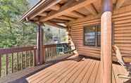 Others 3 Lake Norman Cabin: Private Dock & Hot Tub!