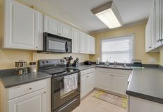 Others 6 Oak Ridge Retreat w/ Porch < 1 Mi to Downtown