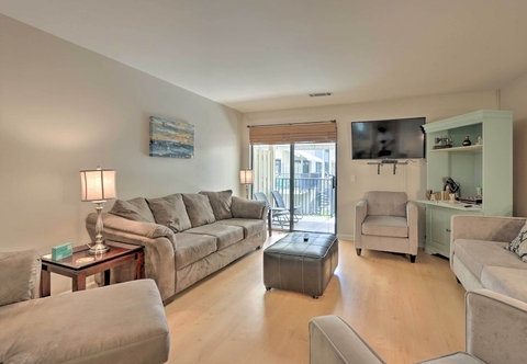 Others Coastal Condo w/ Discounted Rates: Walk to Beach!