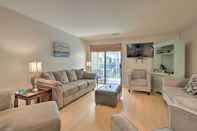 Lain-lain Coastal Condo w/ Discounted Rates: Walk to Beach!