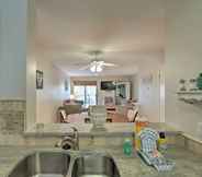 Lain-lain 6 Coastal Condo w/ Discounted Rates: Walk to Beach!