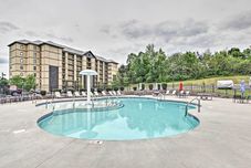 其他 Downtown Pigeon Forge Condo w/ Pool Access!
