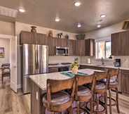 Others 5 Quiet Kanab Home w/ Panoramic Views & Porch!