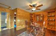 Khác 5 Quiet Shenandoah Cabin w/ Porch & Pastoral Views!
