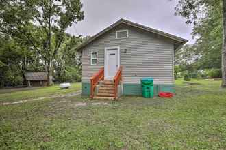 Others 4 Renovated Home w/ Screened-in Patio on Hwy 90!