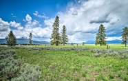 Others 5 Outdoor Adventure Hub ~ 20 Miles to Yellowstone!