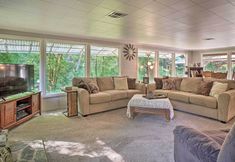 Others 3 Outdoor Adventure: Tranquil Creekside Retreat