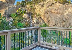 Khác 4 Hot Tub + Balcony: Rainbow Retreat Near Wineries!