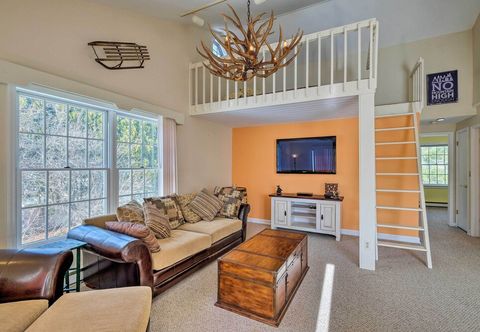 Lain-lain Condo w/ Loft: 2 Mi to Windham Mountain Ski!