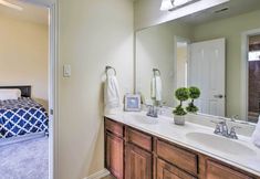 其他 3 Lovely Spring Escape w/ Patio & Shared Pool!