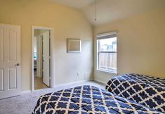 其他 2 Lovely Spring Escape w/ Patio & Shared Pool!