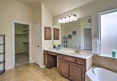 其他 4 Lovely Spring Escape w/ Patio & Shared Pool!