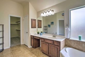 其他 4 Lovely Spring Escape w/ Patio & Shared Pool!