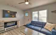 Lainnya 4 Serene Contemporary Cottage w/ Sunroom & Fire Pit!